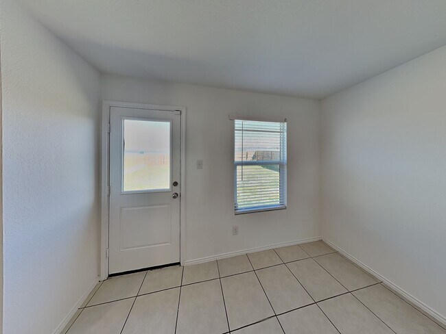 Photo - Modern Comfort Meets Prime Location – Single-Story Living at Its Best!