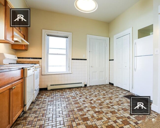 Photo - 5 bedroom in Brighton MA 02135