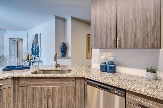 Kitchens feature granite countertops and 42" cabinets - Ridgeview