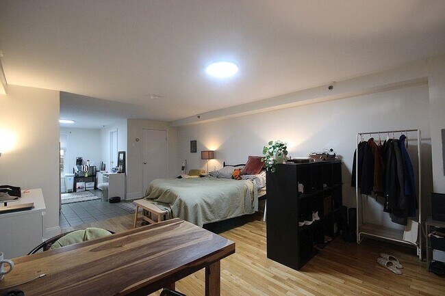 Building Photo - 317-319-319 Bloomfield St Unit 1L