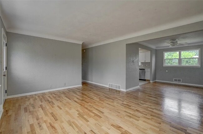 Photo - 2110 F Ave NE
