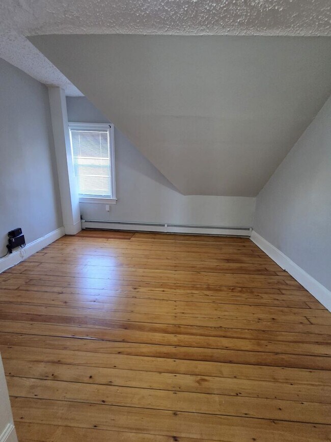 Photo - Woodbine St(15)-N Unit 3