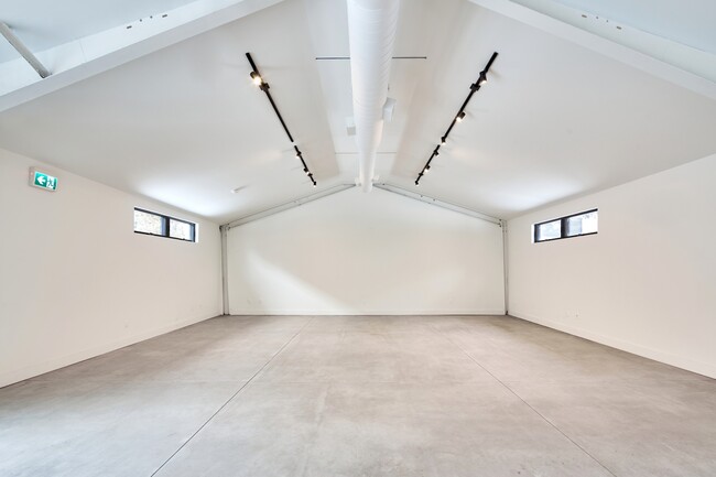 Photo - 329 Catherine St