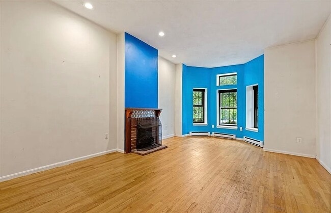 Building Photo - 231 W Newton St