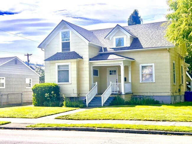 Building Photo - 7029 N Tyler Ave Unit 7029 Rental
