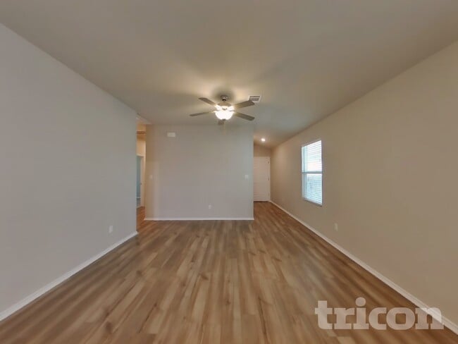 Photo - 3521 Stride Ln