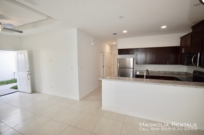 Photo - Heights at McColl Apartments Unidad 2