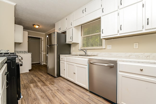 Photo - 245 Devilla Ct