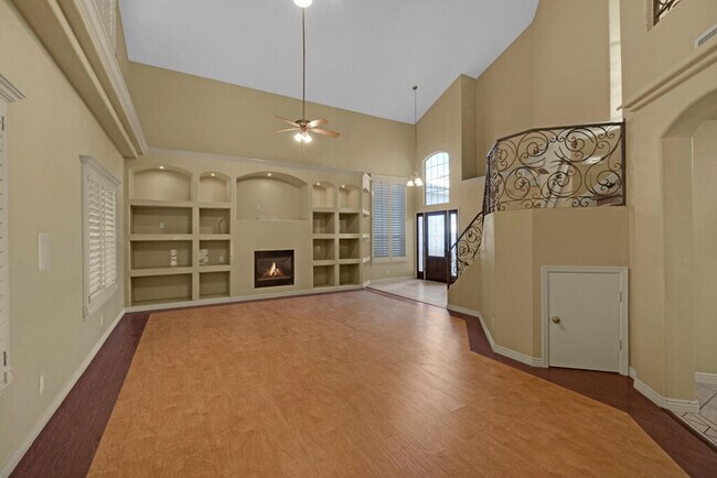 Photo - 1561 Via Appia St