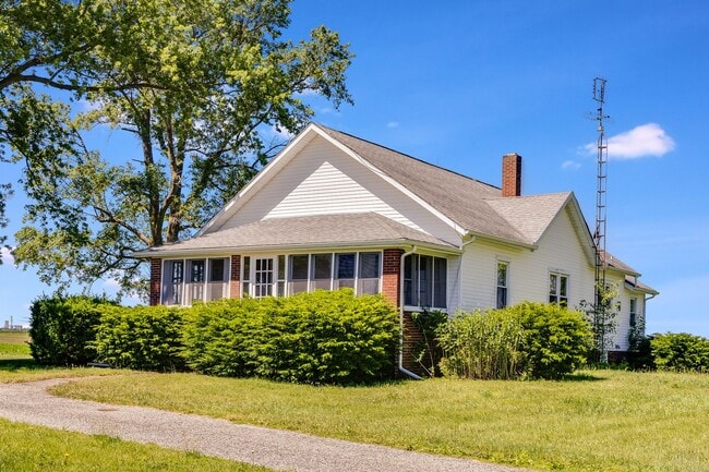 Building Photo - Charming 2 Bedroom, 1 Bathroom Rural Home for Rent