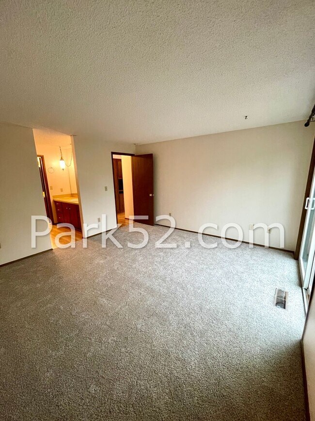Photo - 2 Bedroom Plus Loft - University Place Duplex