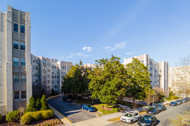 Woodley Park Towers - Woodley Park Towers Apartments