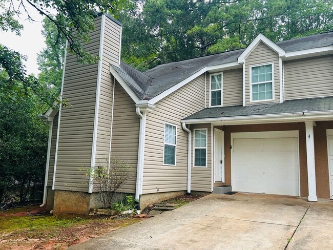 Building Photo - 207 Hillcrest Dr