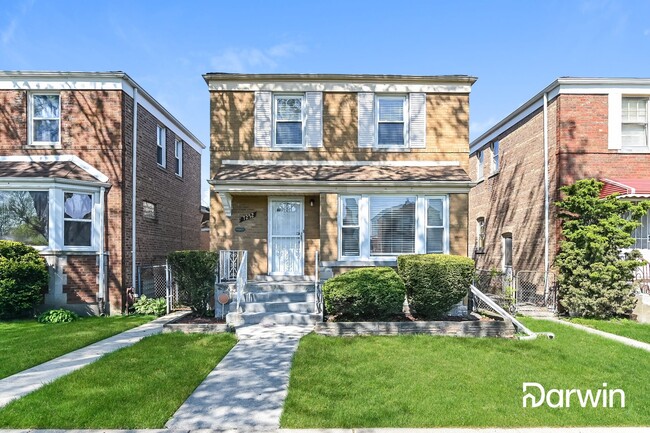 7252 S ALBANY, Chicago, IL 60629 - 7252 S ALBANY, Chicago, IL 60629 House