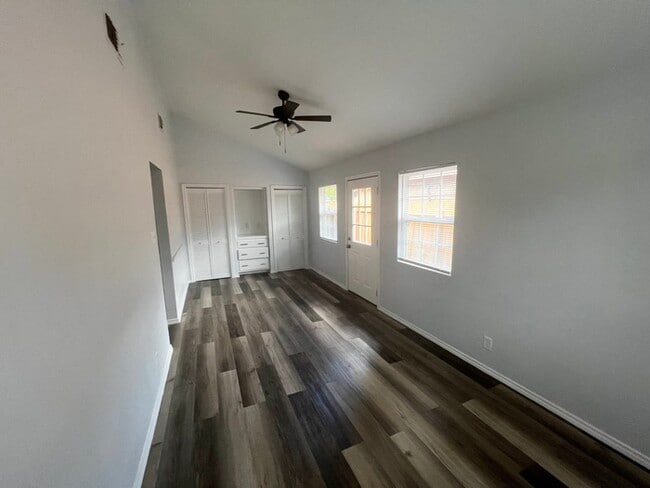 Photo - 994 Blue Bonnet Dr