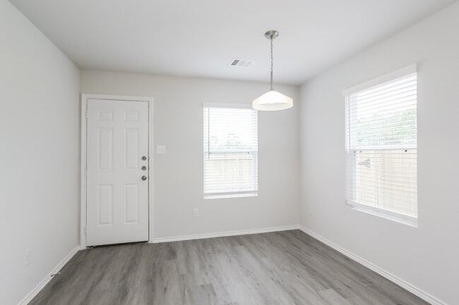 Photo - 325 Shelby Meadow Dr