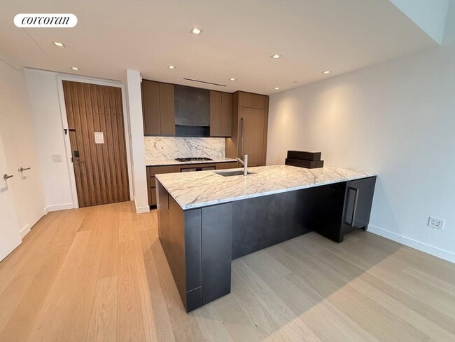 Photo - 555 W 22nd St