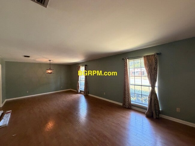 Photo - 2210 Crestwood Rd