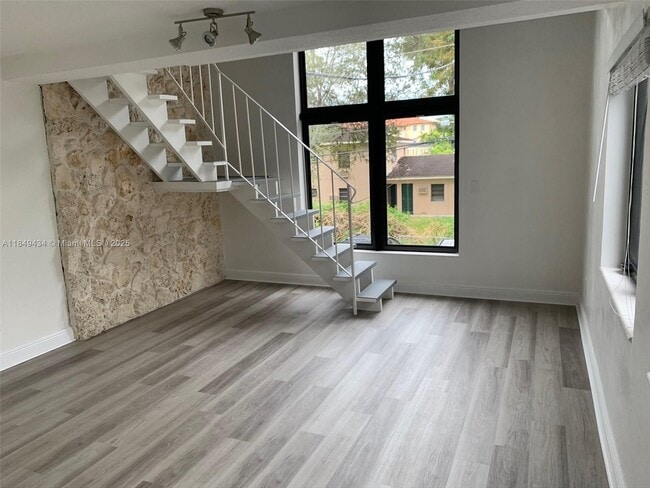 Building Photo - 24 Calabria Ave Unit 6 Rental