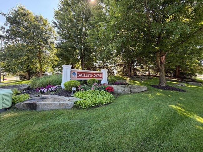 Photo - 5653 E Grove Dr SE
