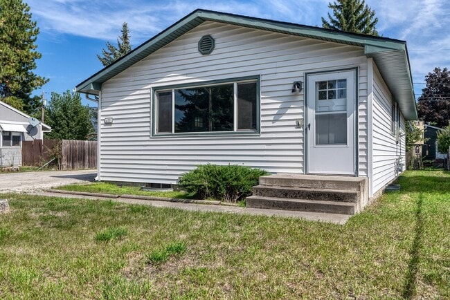 Photo - Beautifully renovated three bedroom with l...
