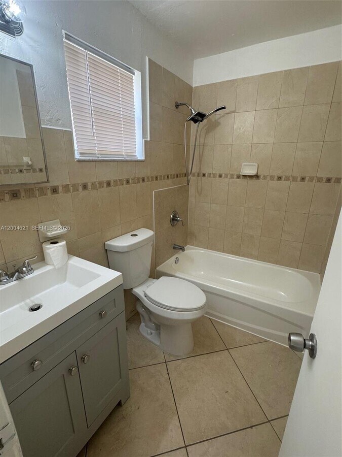 Photo - 1235 NW 6th St Unit 5