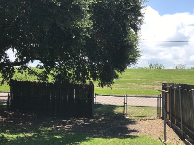 Photo - 6216 Roddie St