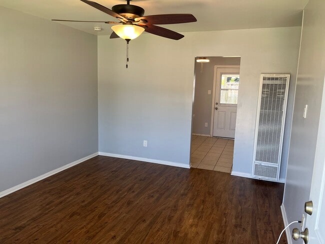 Photo - 3563-65 Clairemont Mesa Blvd Unidad 3565 Clairemont Mesa Blvd