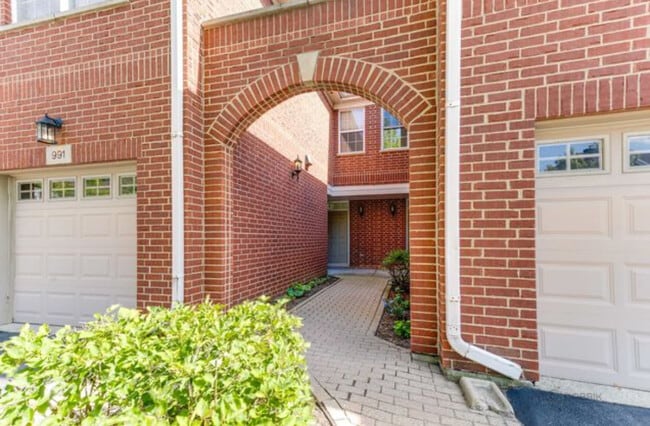 Photo - 958 Kensington Dr