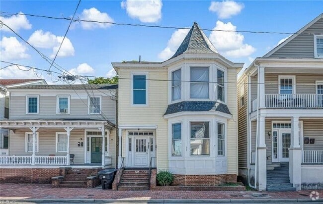 Building Photo - 721 Dinwiddie St Unit 3 Rental
