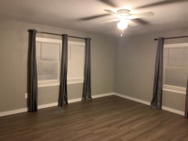 Photo - 815 Live Oak St