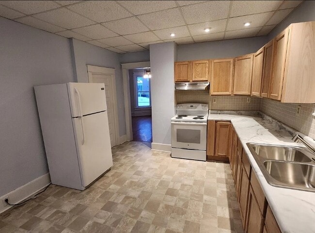 Kitchen - 563 W 4th St Unit First Floor