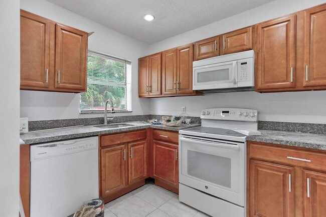 Southwest 8th Street, North Lauderdale, FL 33068 - 3 BR 2.5 BA townhouse