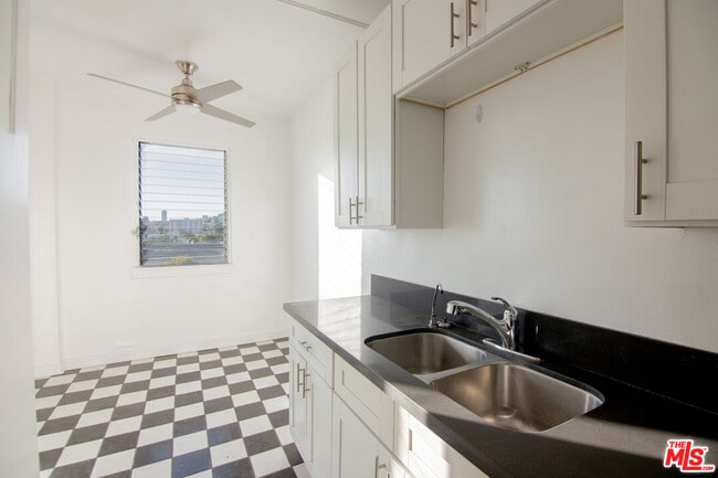 Photo - 1201 N Crescent Heights Blvd Unidad 504