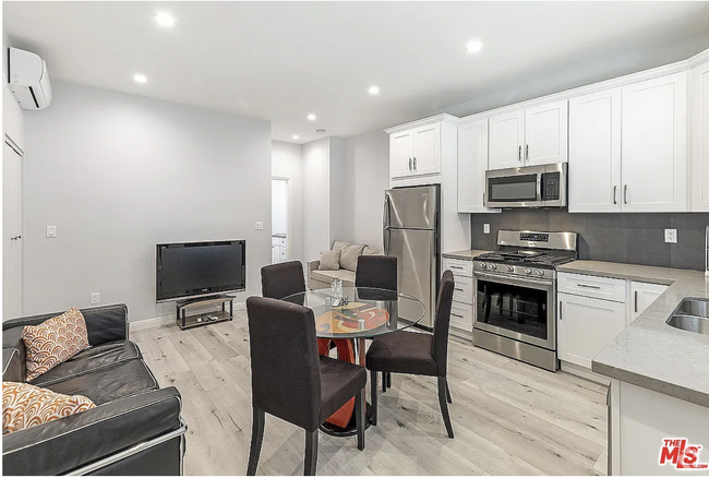 Building Photo - 420 W Century Blvd Unit 420 S. Citrus Avenue. Rental