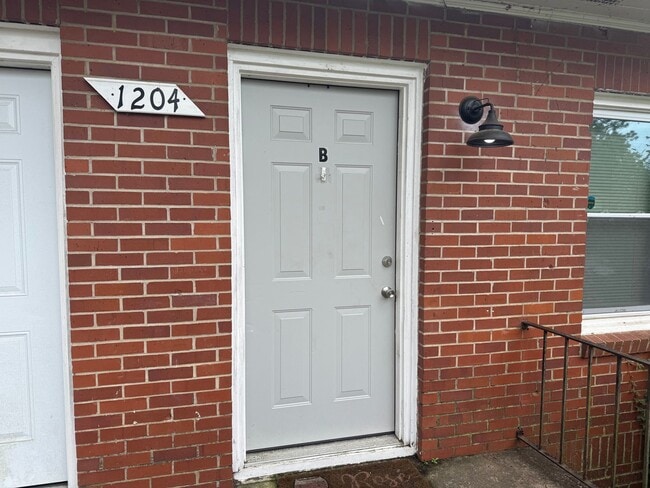 Photo - 1204 Julia Ave Unidad #B