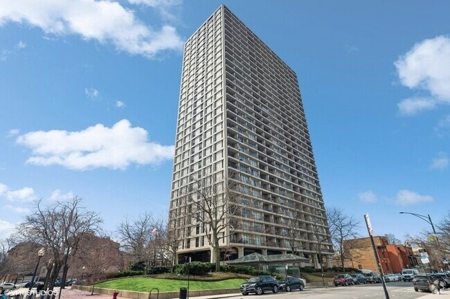 Building Photo - 1960 N Lincoln Park W Unit 2401 Rental