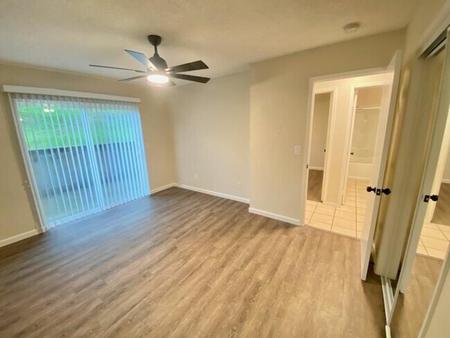 Photo - Creekside Village Apartments