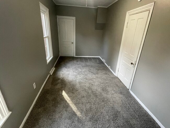 Photo - 429 Shirley St NE