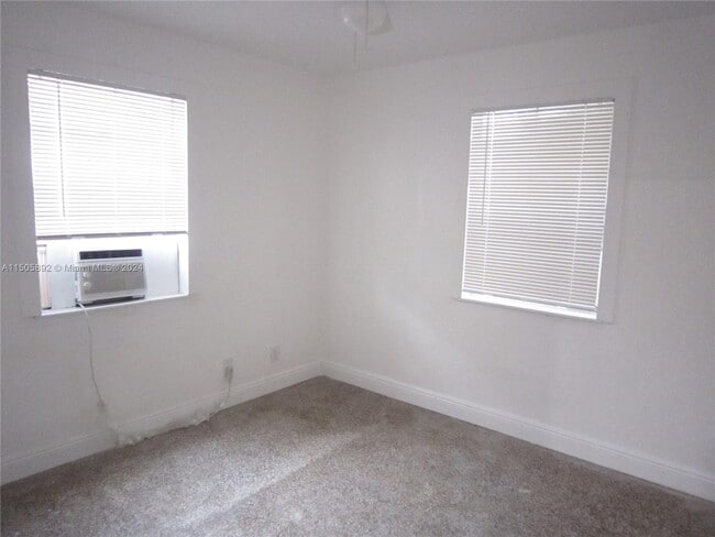 Building Photo - 2039 Taylor St Unit A Rental