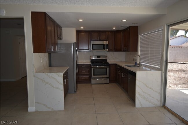 Photo - 4015 Ridgewood Ave