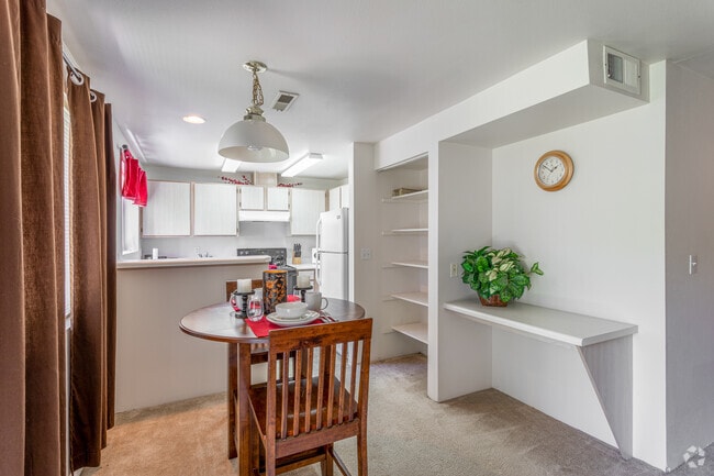 2BR, 2BA - 1,090 Sf - On the Boulevard