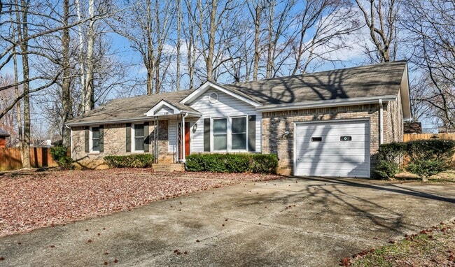 Building Photo - 171 W Regent Dr