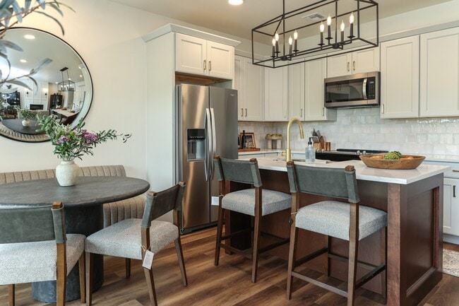 Photo - 279 N Richards Ave