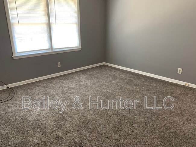 Photo - 1421 Adele Ave SW