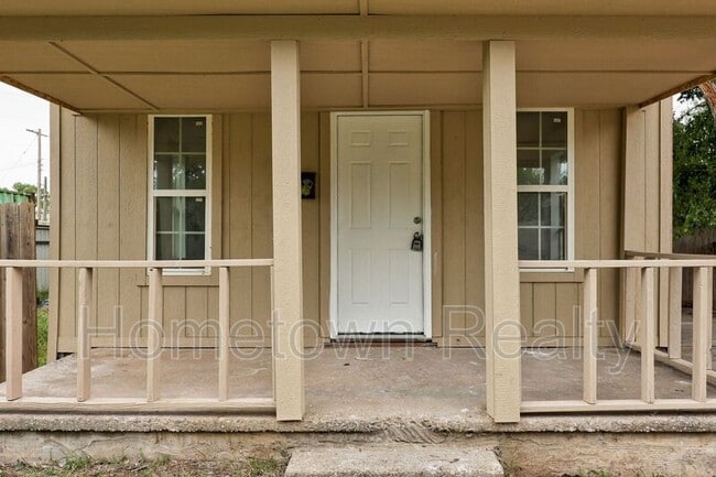 Photo - 306 N Hoff Ave