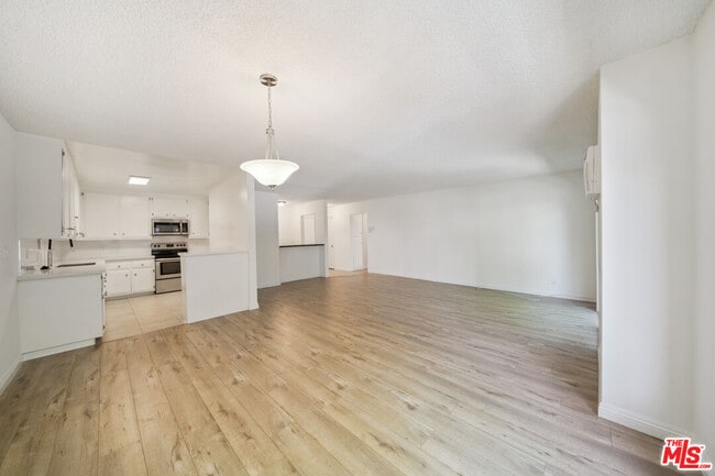 Photo - 10980 Ohio Ave Unidad 104 Rental