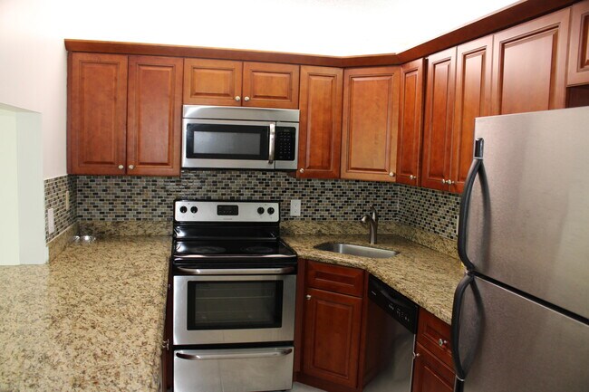 Photo - 1006 Green Pine Blvd Unidad H2
