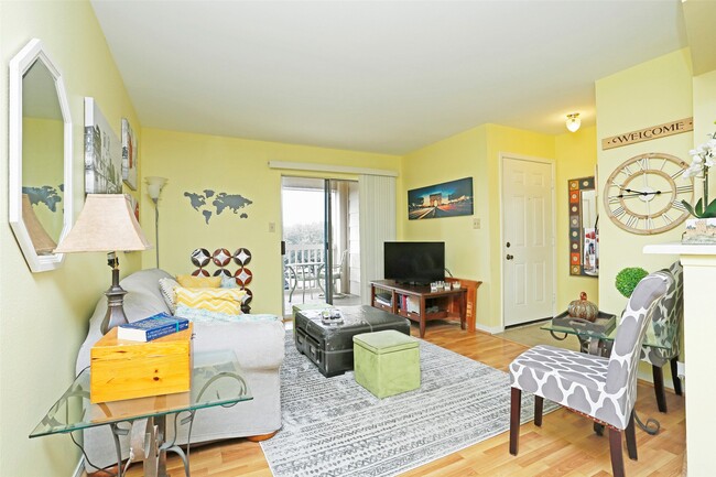 Building Photo - 2626 Holly Hall St Unit 1012