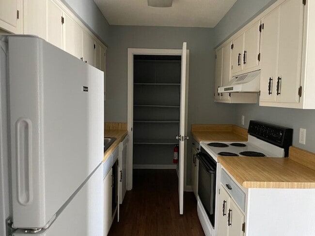 Photo - Walkable Downtown Lexington Condo | First-Floor 2BR in Shadow Moss